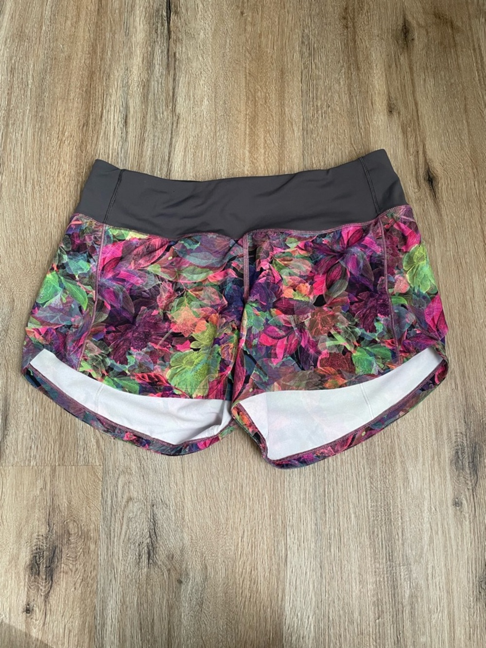 Lululemon speed up shorts size 6